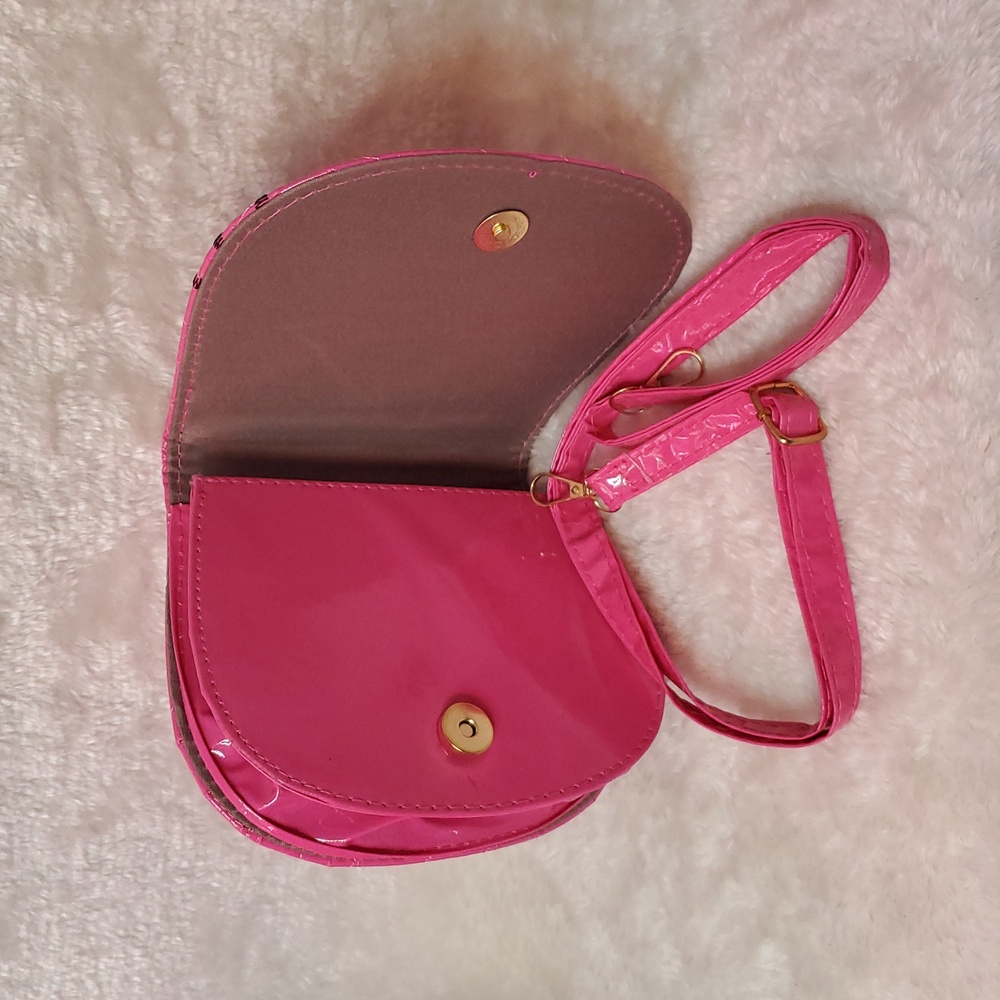 Hello Kitty Dark Pink Quilted Crossbody Bag NWT - Picture 3 of 4